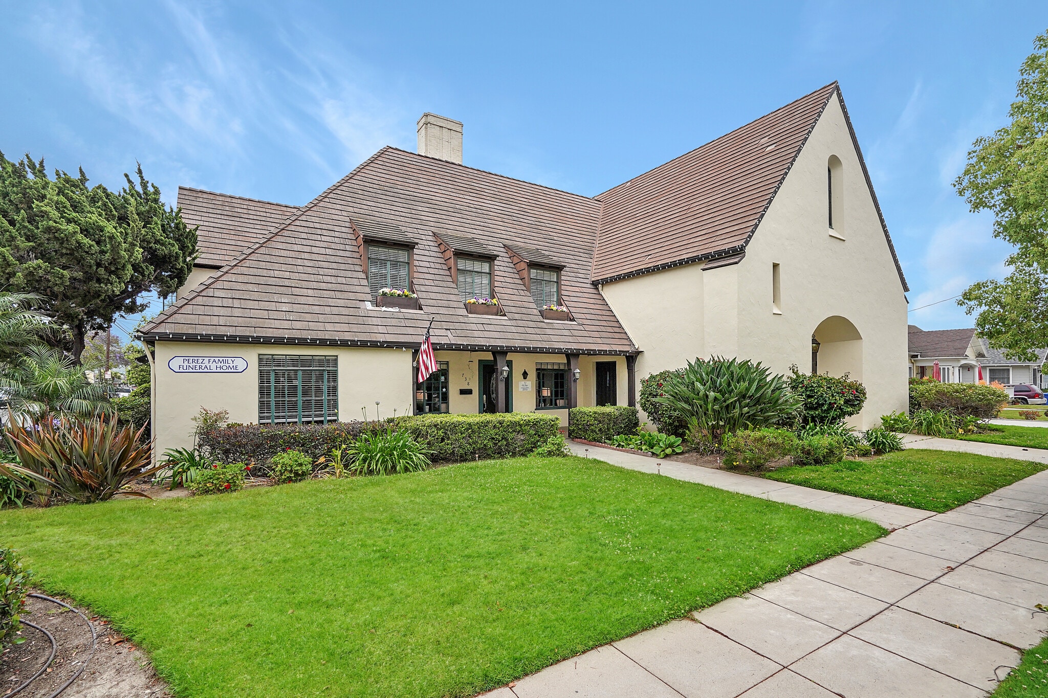 738 E Santa Paula St, Santa Paula, CA for Sale