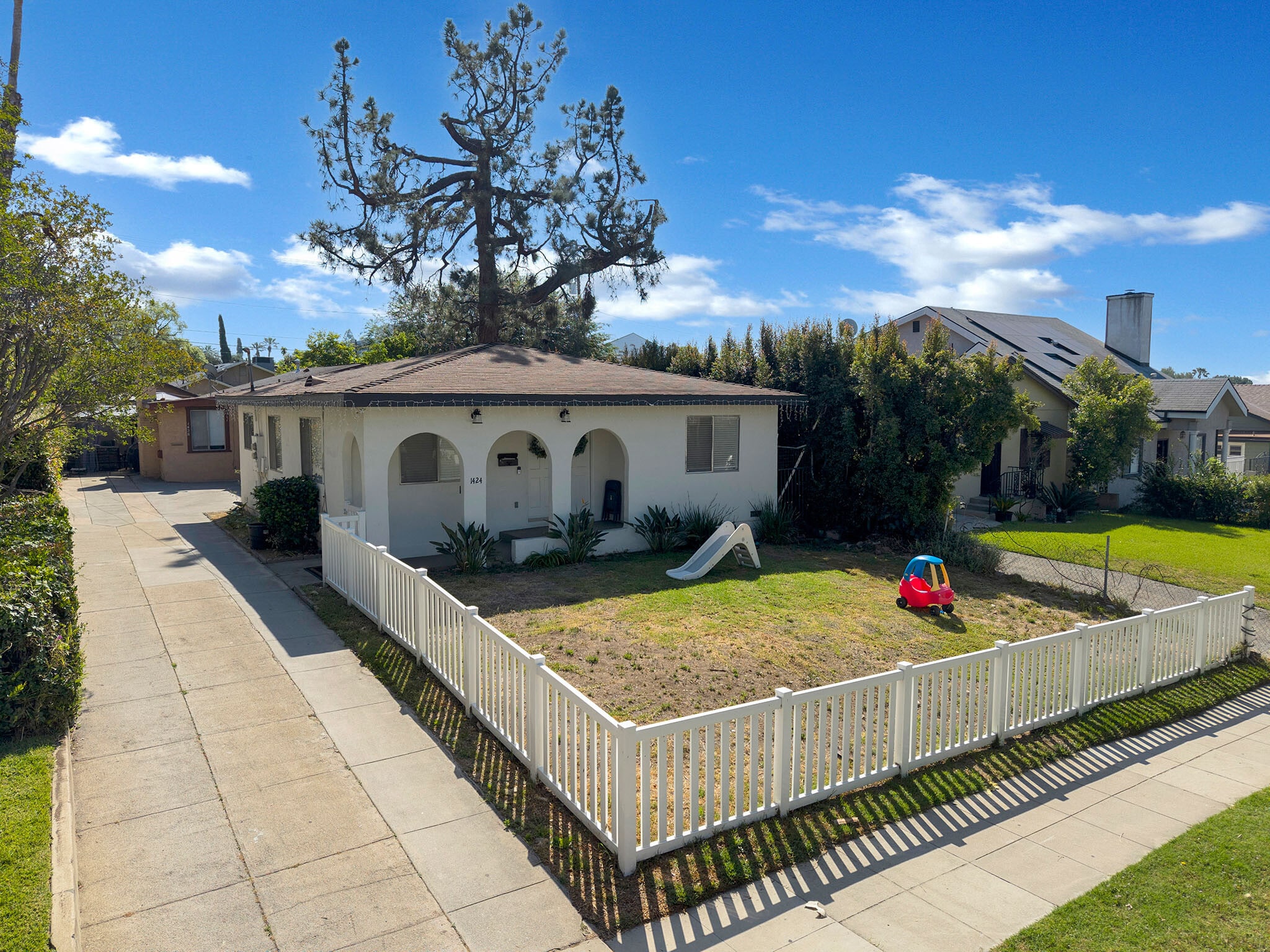 1428 N Hill Ave, Pasadena, CA for Sale