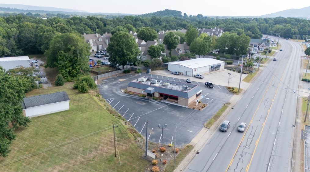 5525 Hixson Pike, Hixson, TN for Sale