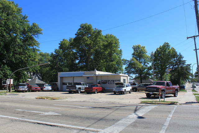 613 W 4th St, Sterling, IL for Sale