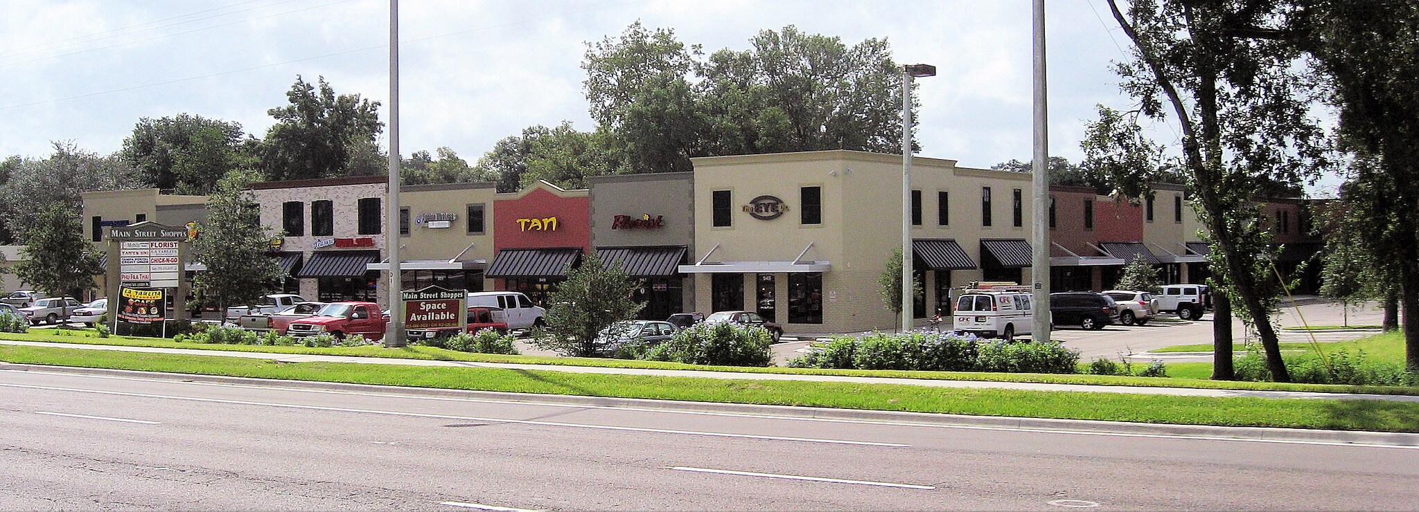 905959 E Brandon Blvd Brandon, FL 33511 Shopping Center Property for