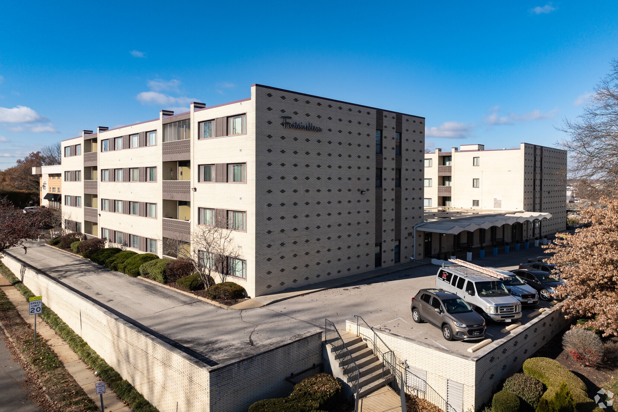 1001 N McKnight Rd, Saint Louis, MO for Sale