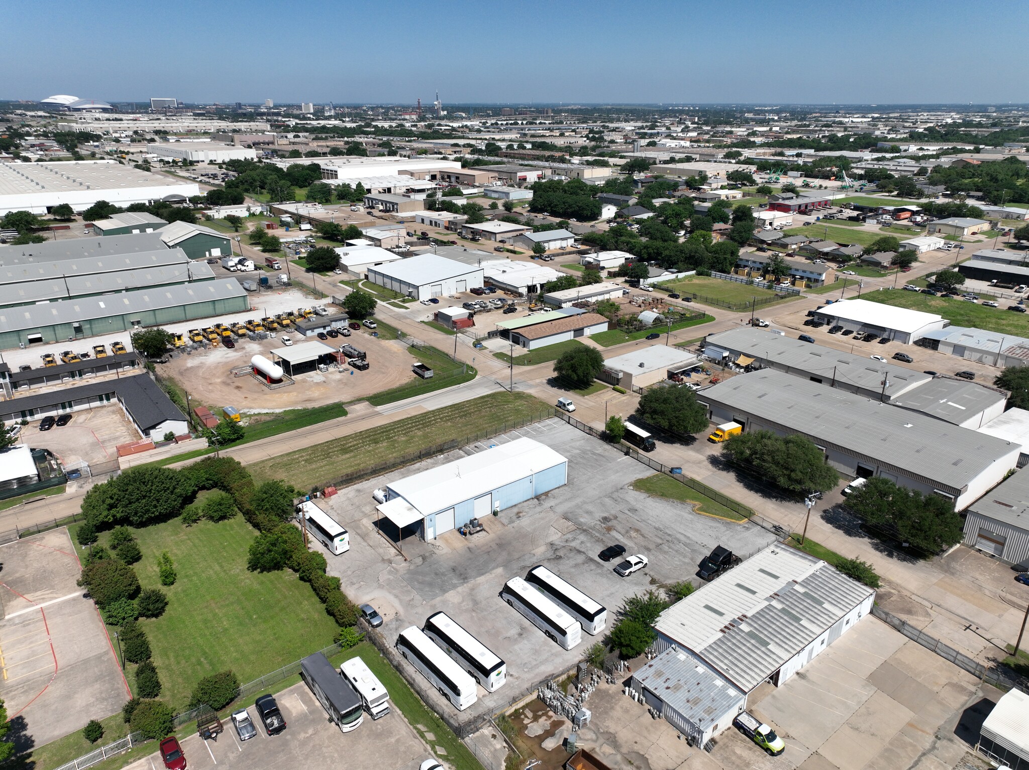 2365 Houston St, Grand Prairie, TX for Rent