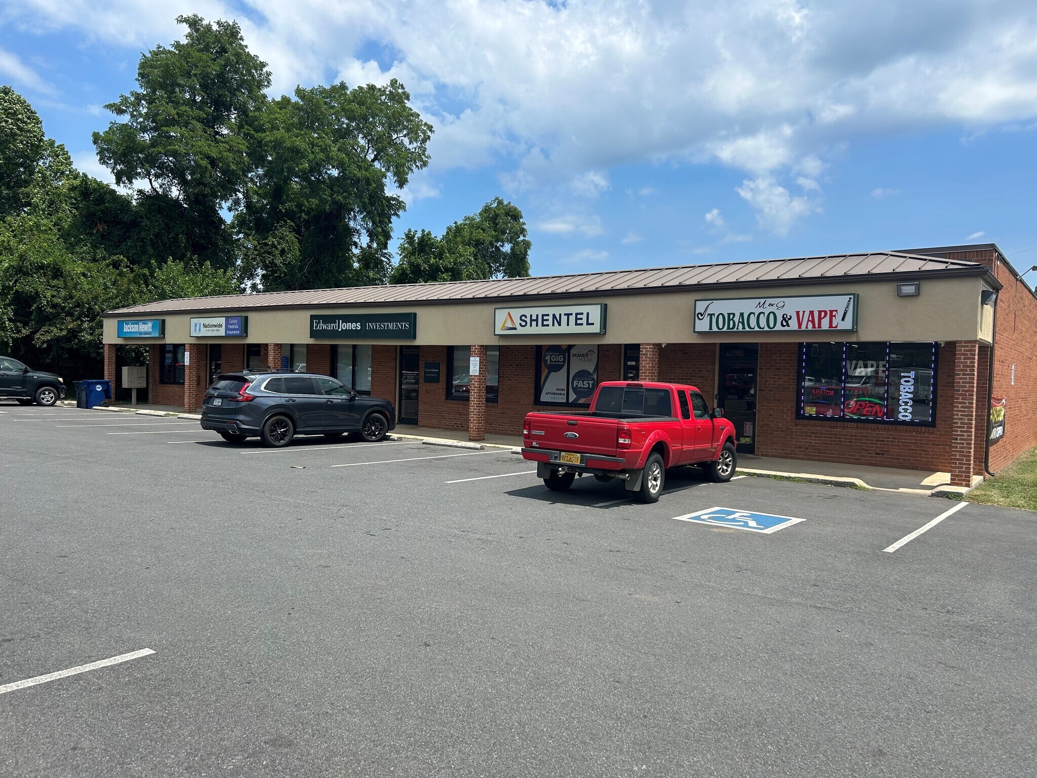 1525 Longwood Ave, Bedford, VA for Rent