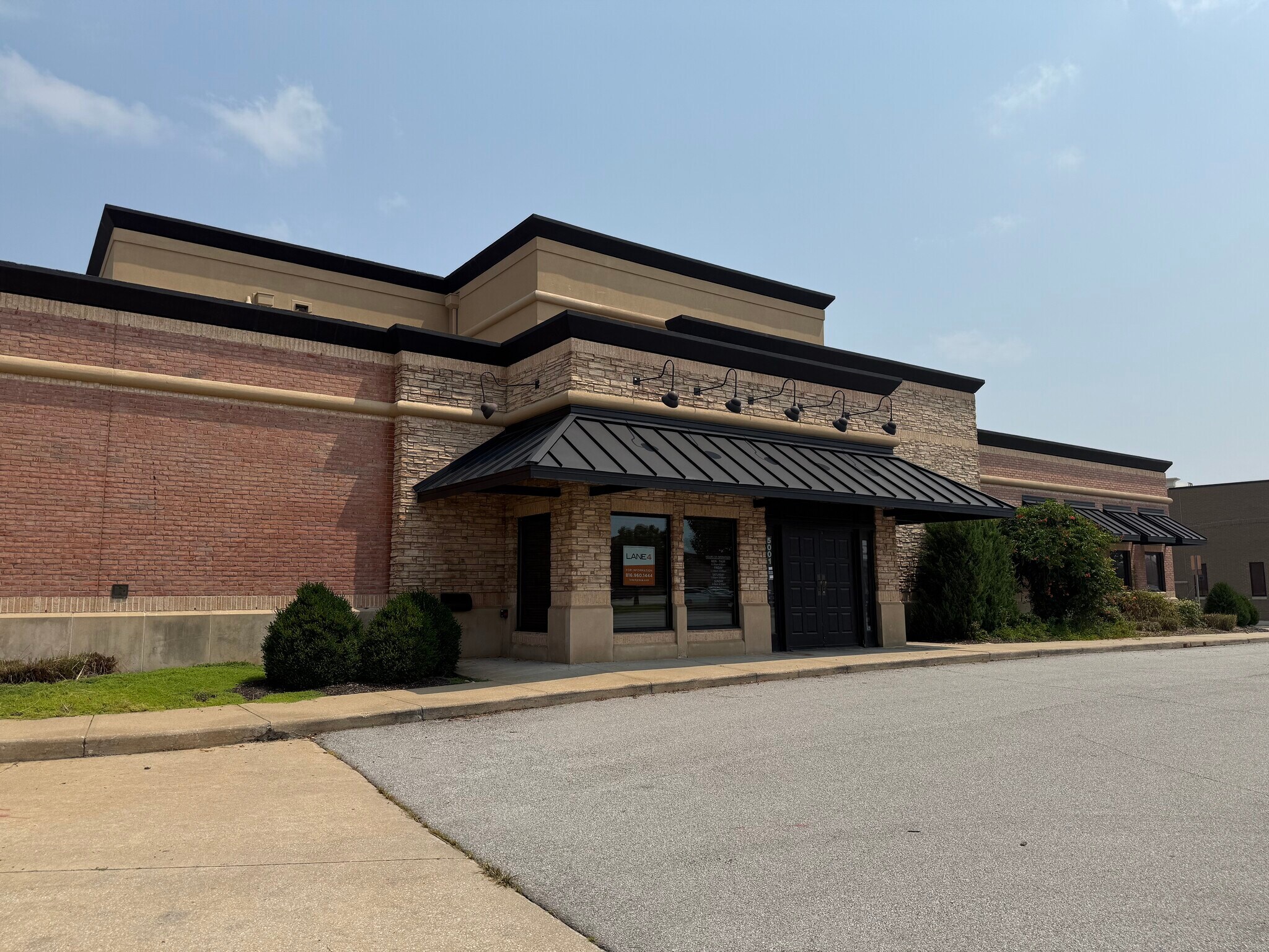 5001 Town Center Dr, Leawood, KS for Sale