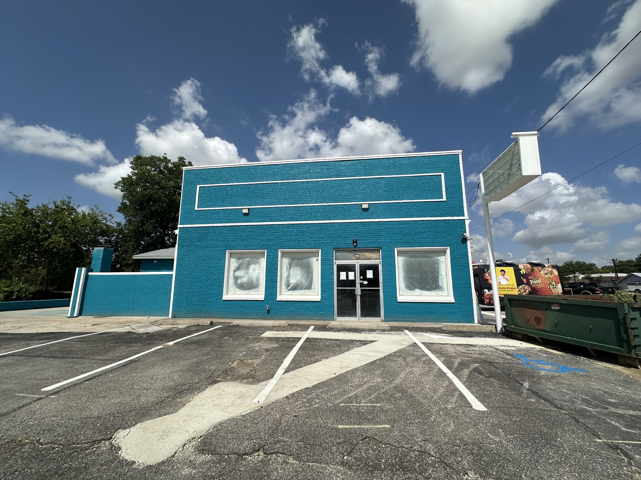 520 S Locust St, Denton, TX for Sale