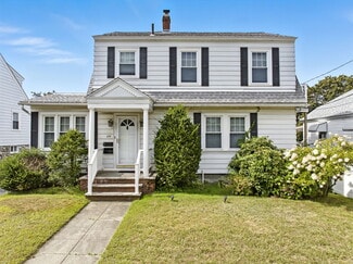 North Andover, MA Apartments - 177-179 Massachusetts Ave