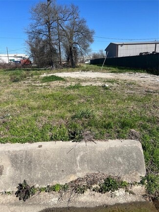 La Porte, TX Commercial - 626 N 1st St