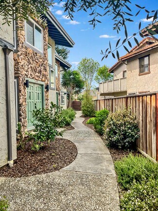Aptos, CA Apartments - 2090-2092 Penasquitas Dr