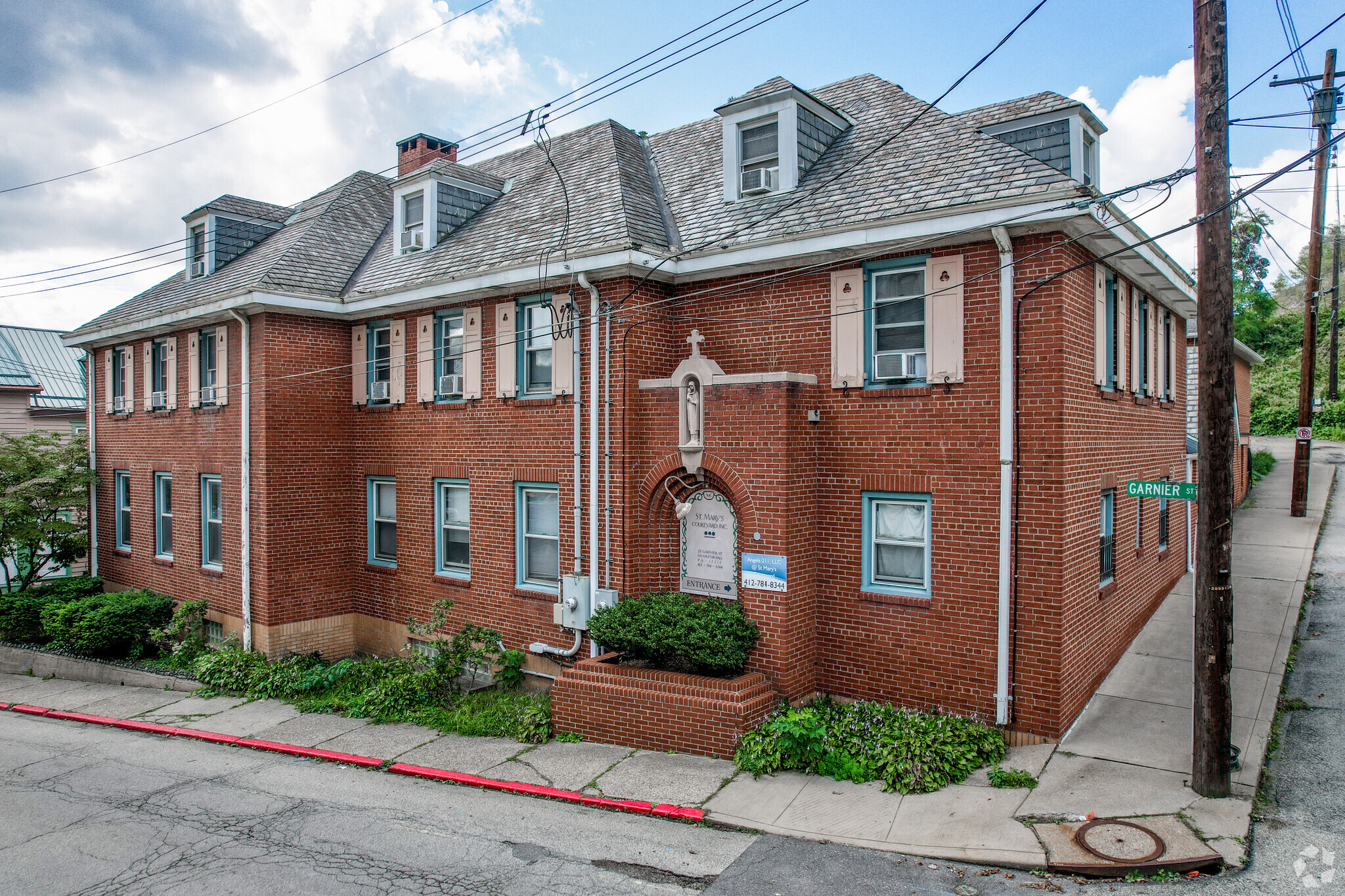 211 Garnier St, Pittsburgh, PA for Sale