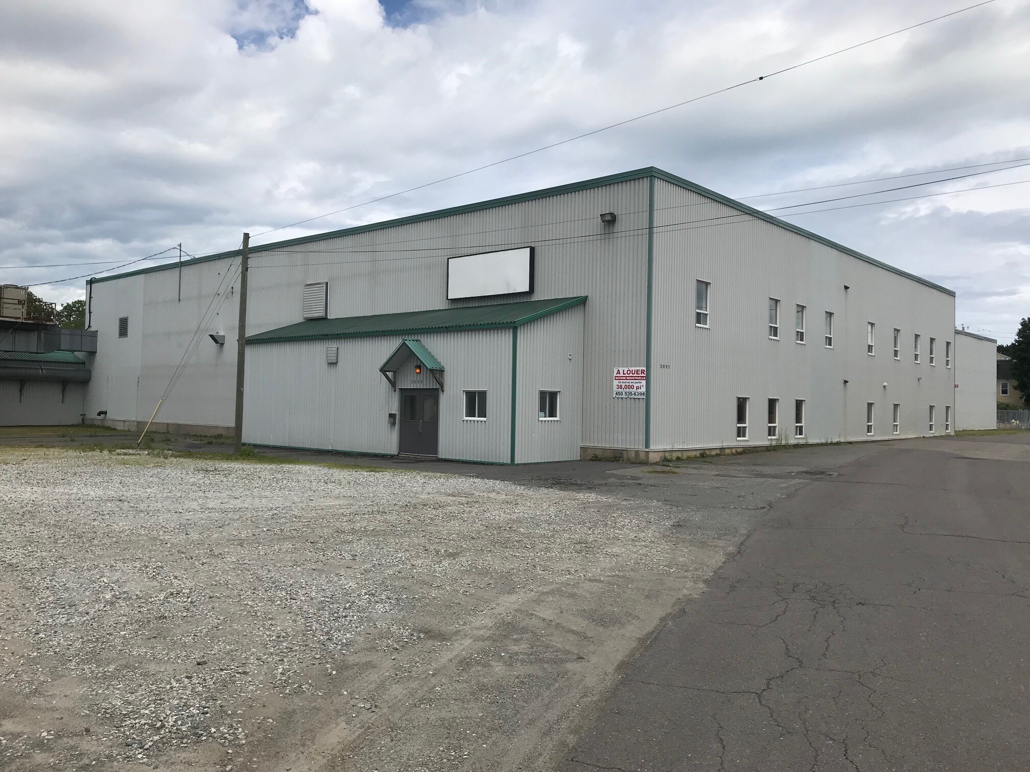 2095 Rue Dandenault, Lawrenceville, QC for Rent