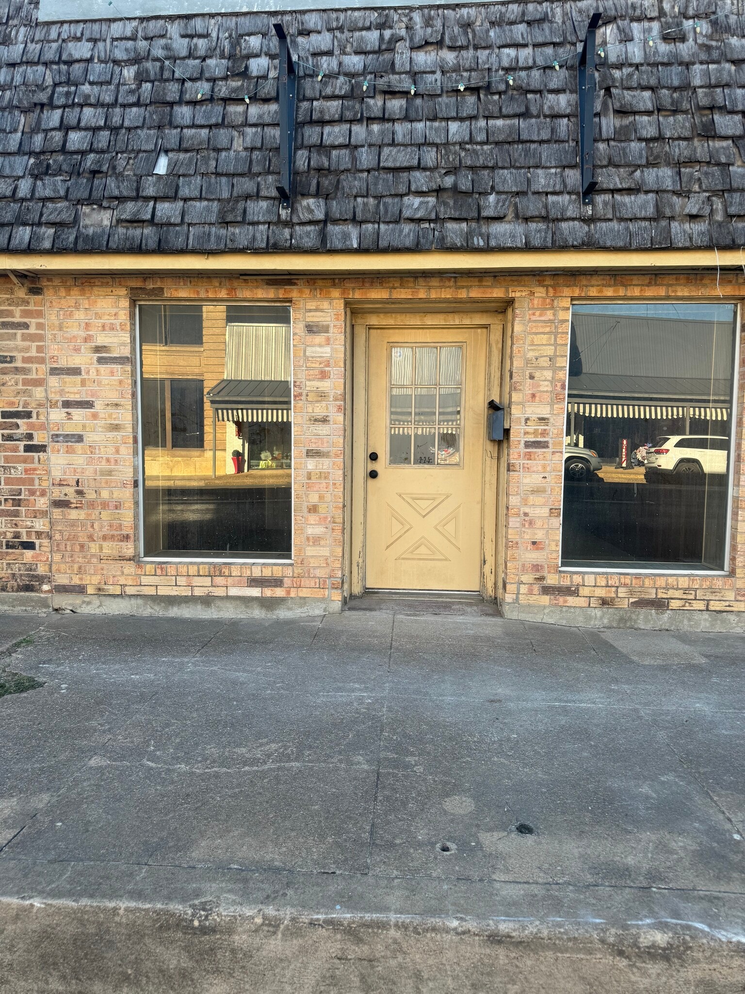 225 S Main St, Mcgregor, TX for Rent