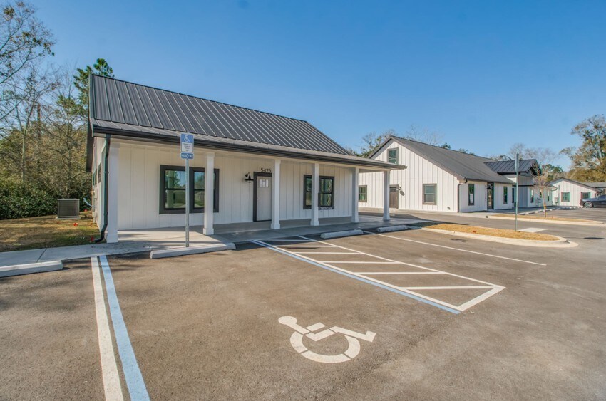 5433 Chumuckla Hwy, Pace, FL for Rent