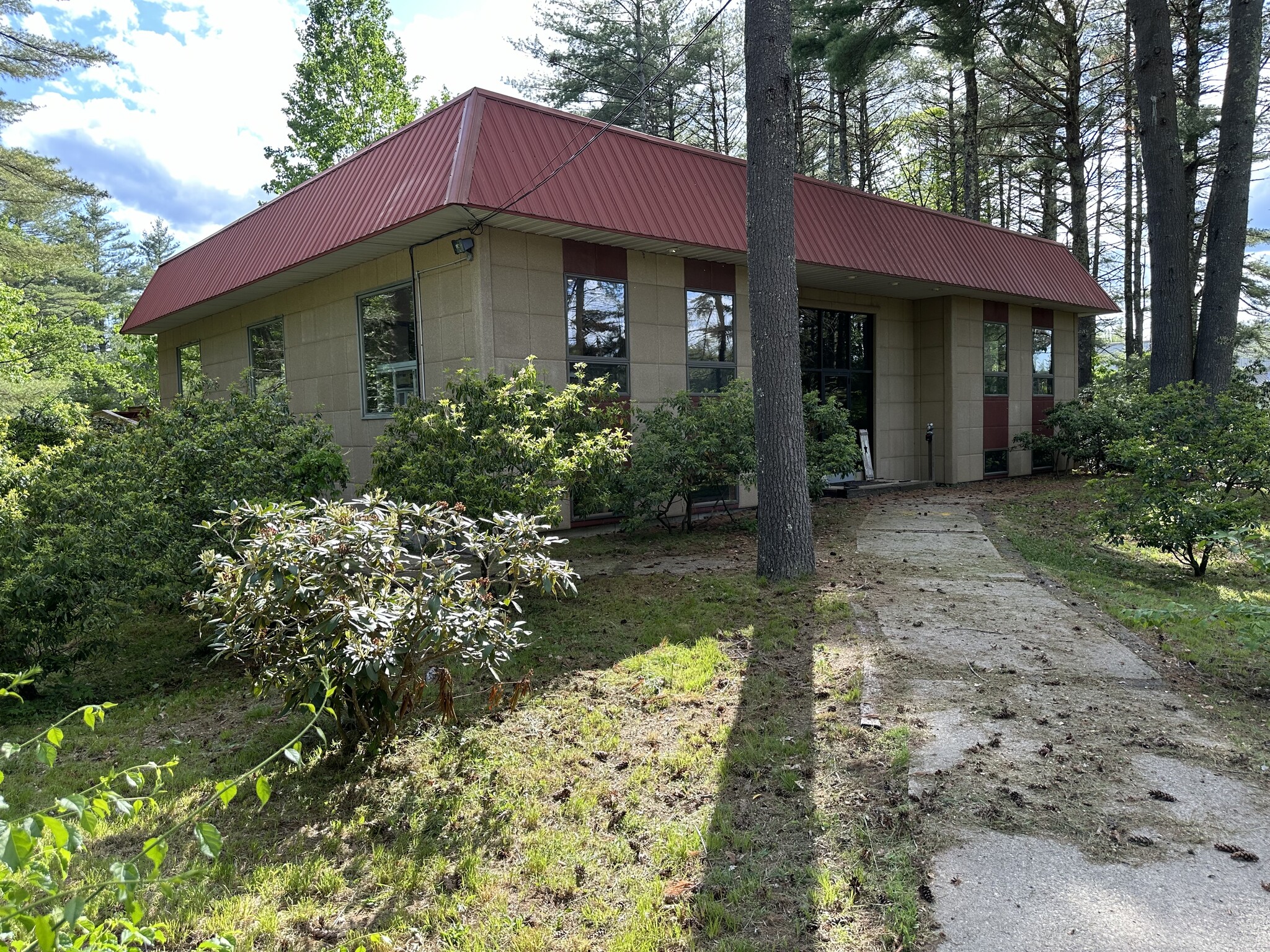 22 Interstate Dr, Somersworth, NH for Rent