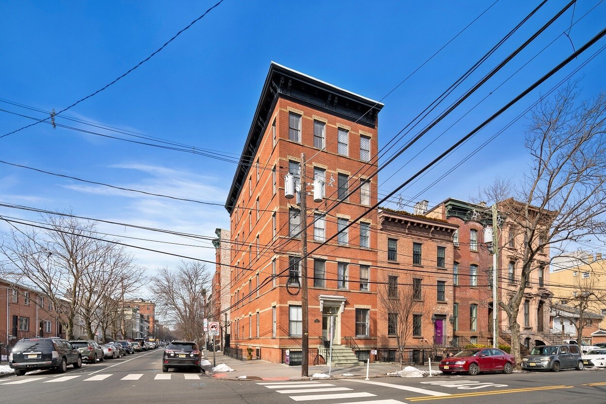 563 Jersey Ave Jersey City, NJ 07302 MultiFamily Property for Sale 563 Jersey Ave Jersey City, NJ 07302 MultiFamily Property for Sale