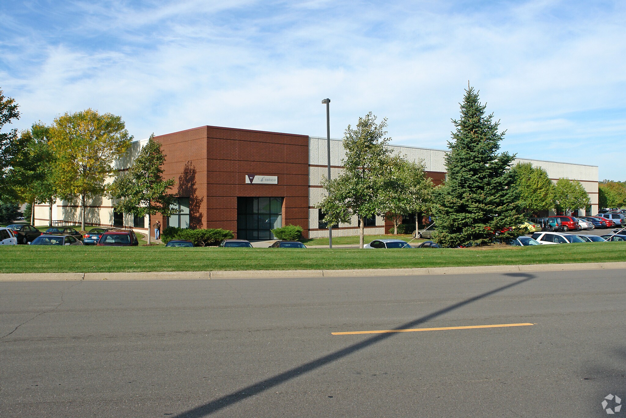 2425 Enterprise Dr, Mendota Heights, MN for Rent
