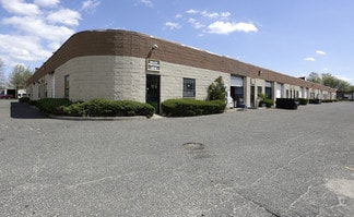 Bay Shore, NY Industrial - 66 S 2nd St