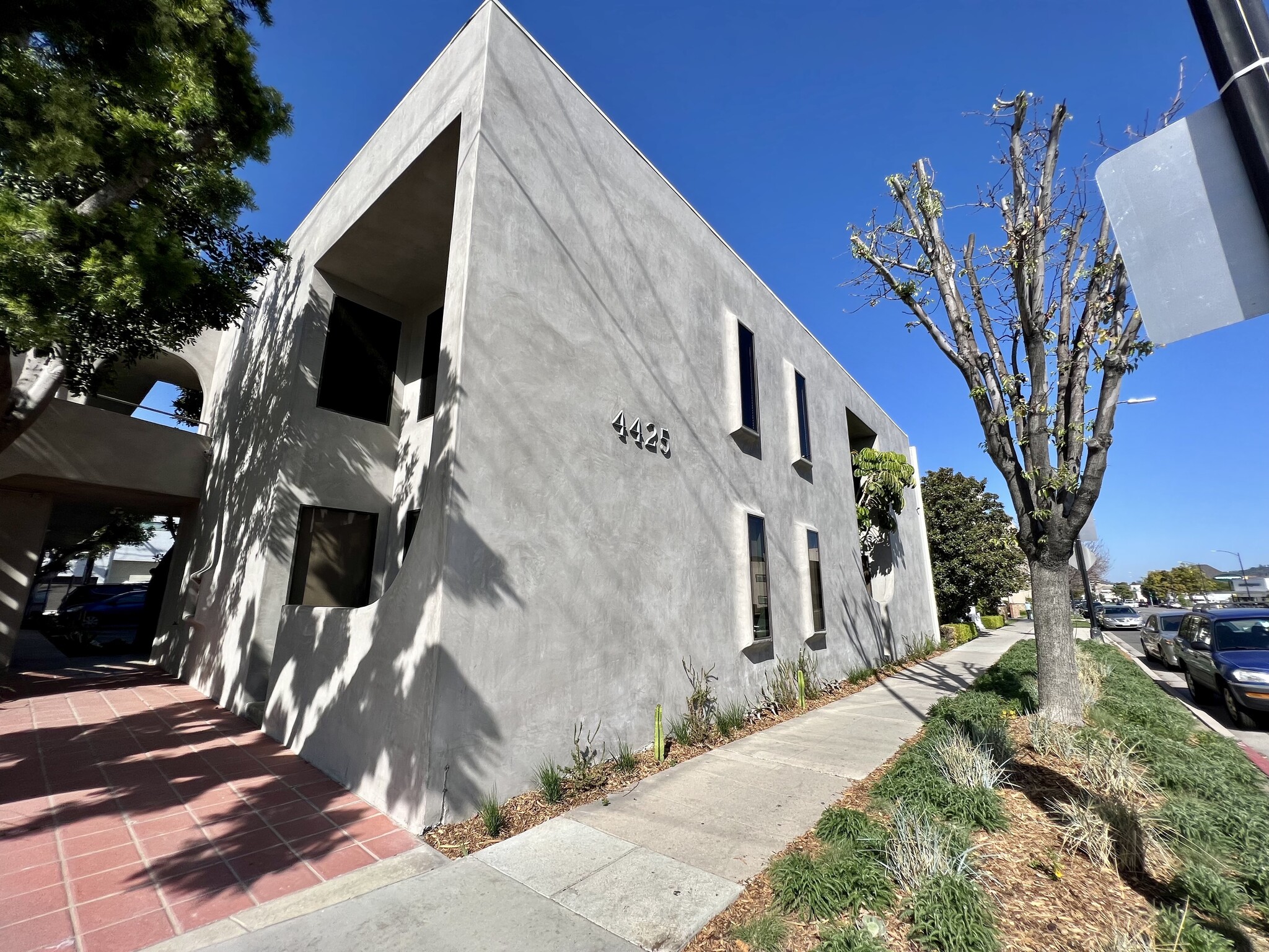 4425 W Riverside Dr, Burbank, CA for Rent