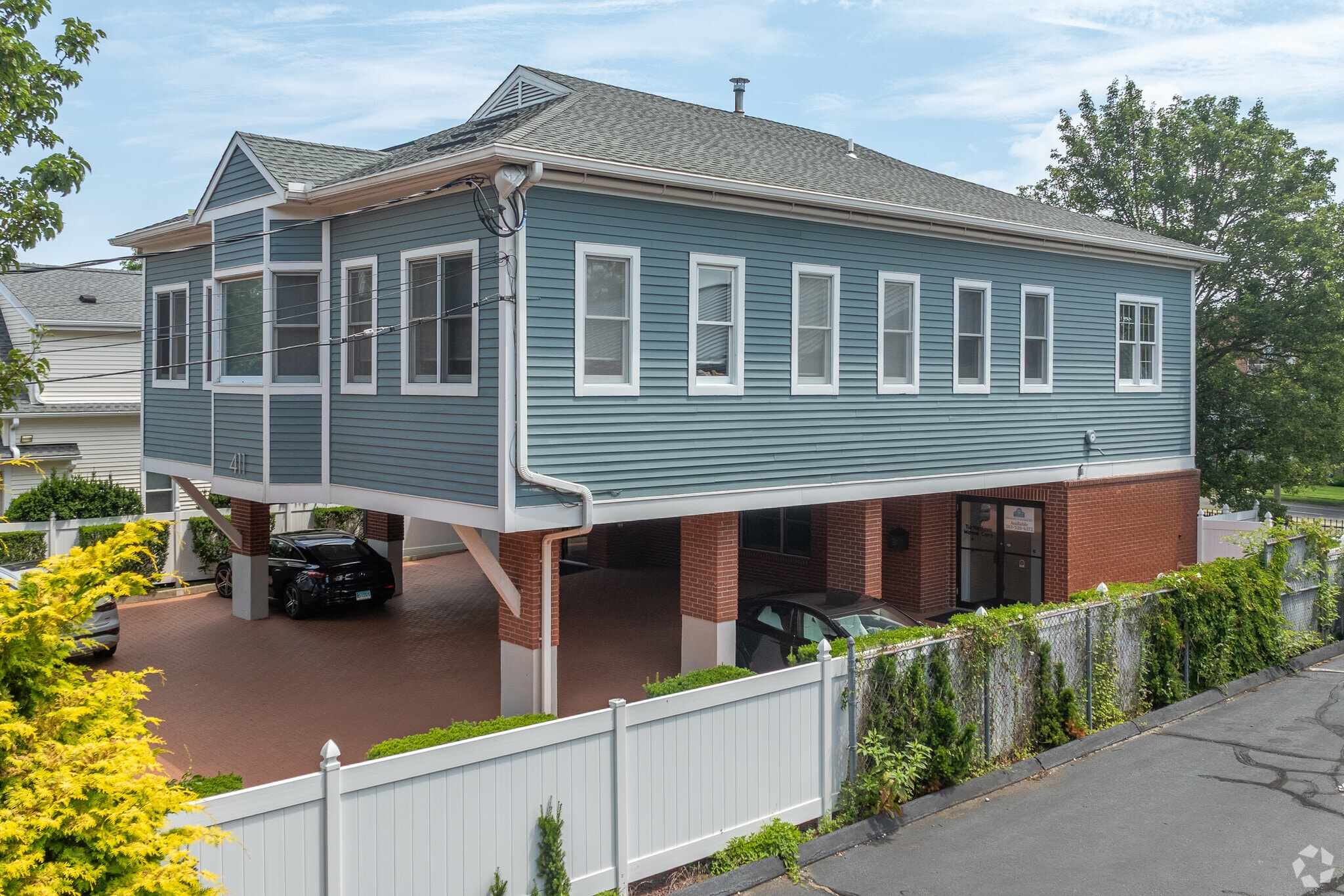 411 Meadow St, Fairfield, CT for Rent