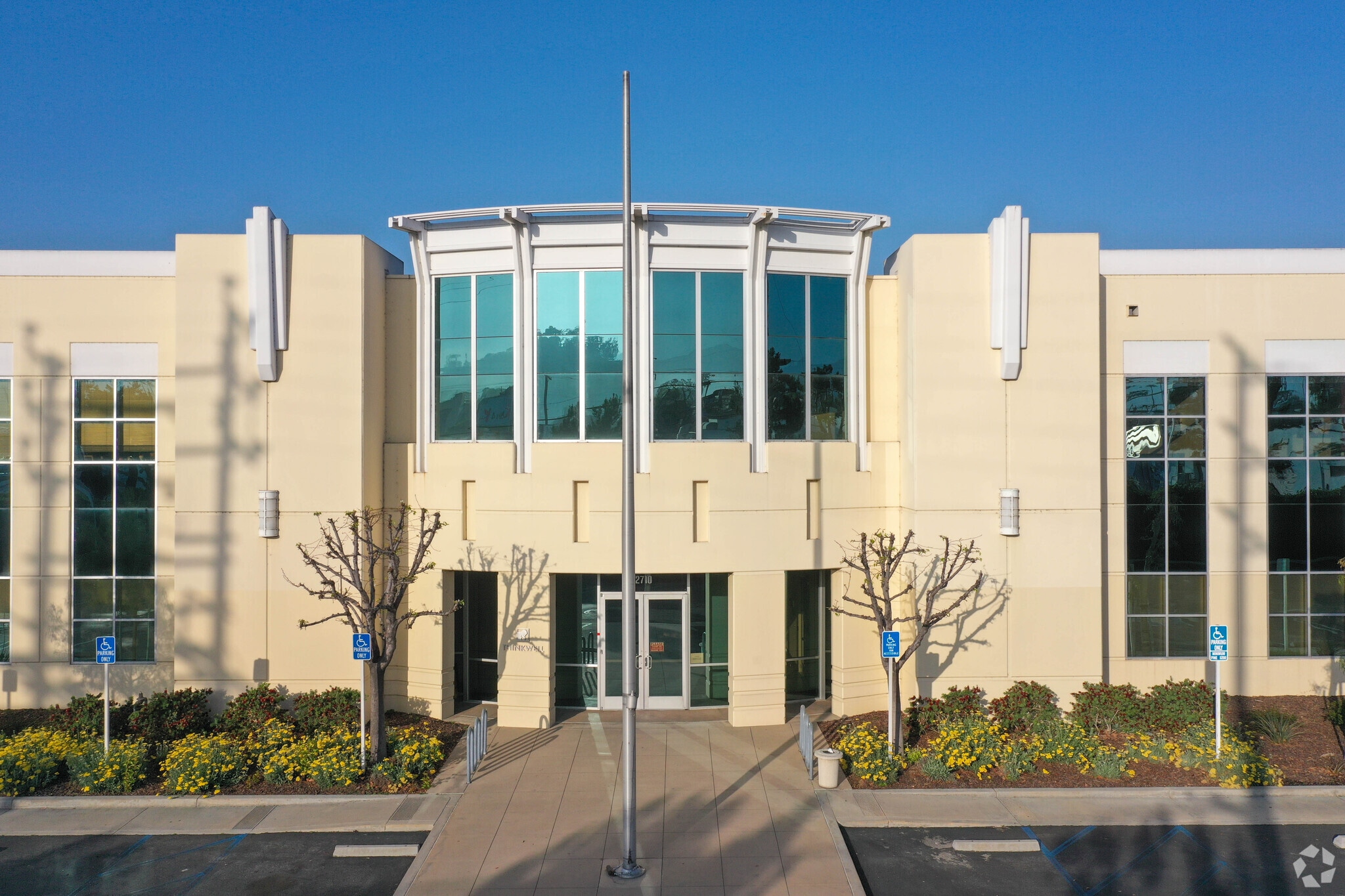 2710 Media Center Dr, Los Angeles, CA for Rent