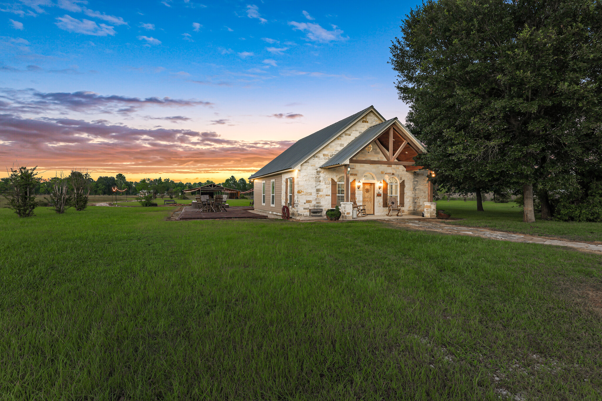 105 County Road 2239 rd, Cleveland, TX for Sale