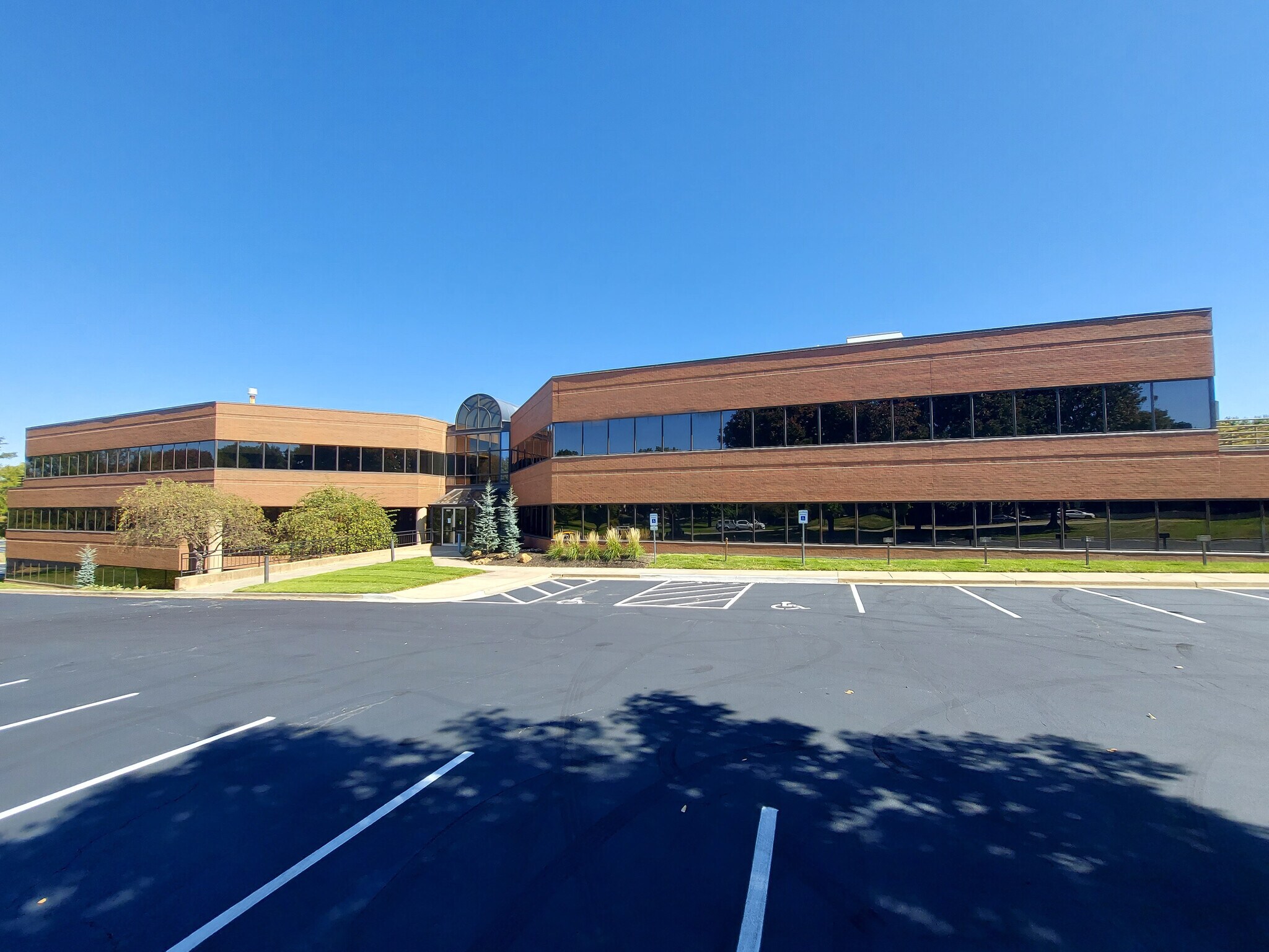11221 Roe Ave, Leawood, KS for Rent