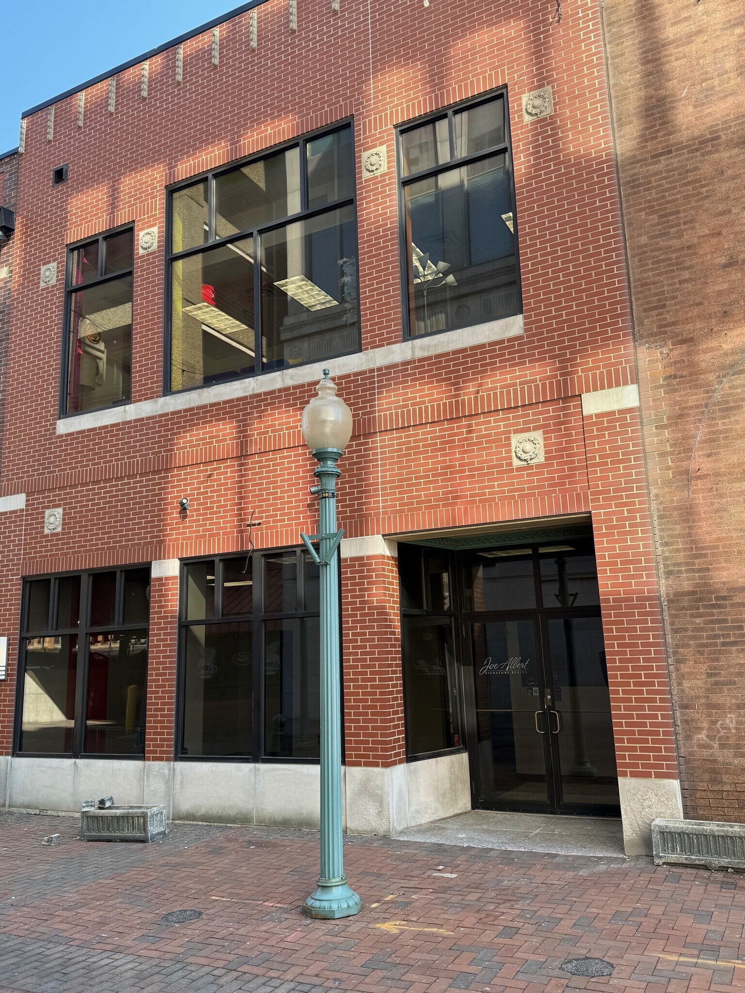 208 Court Ave NW, Canton, OH for Rent