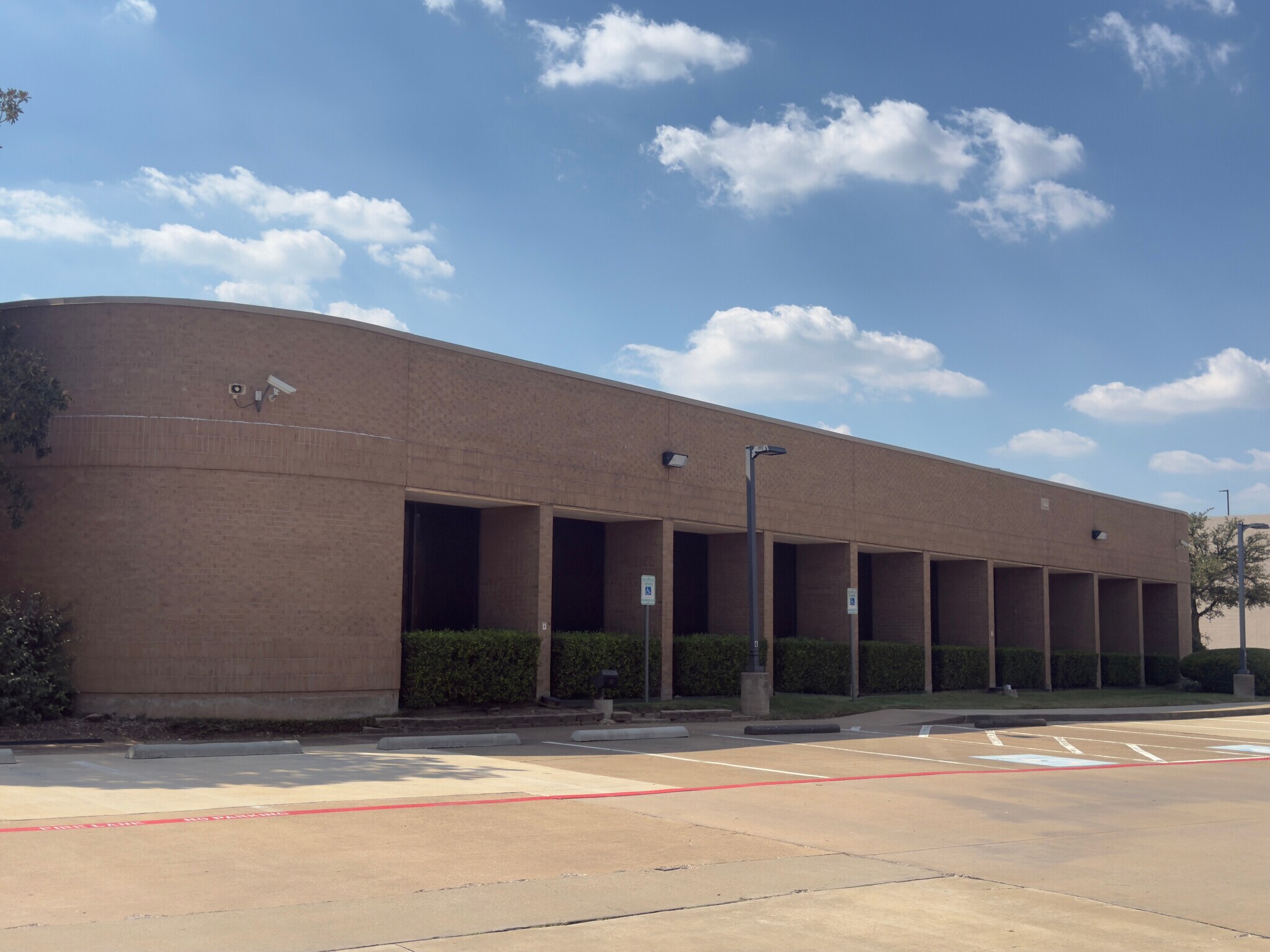 9250 Amberton Pky, Dallas, TX for Sale