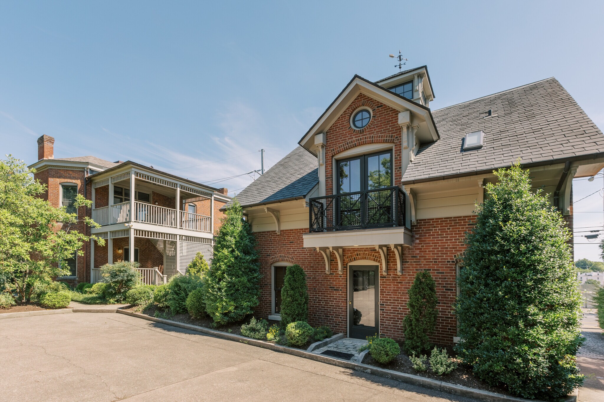 300 Madison Pl, Lexington, KY for Sale