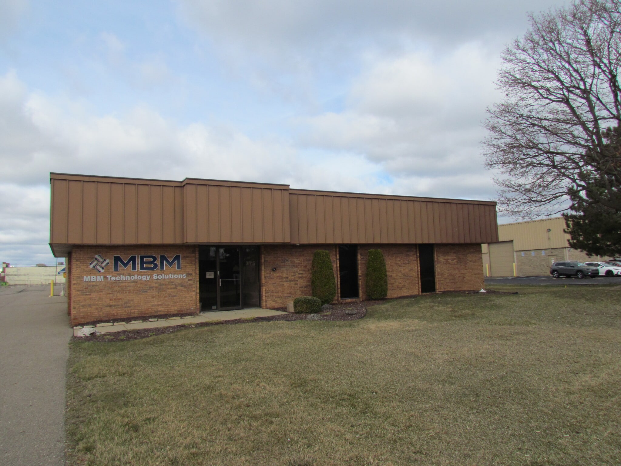 375 Robbins Dr, Troy, MI for Sale