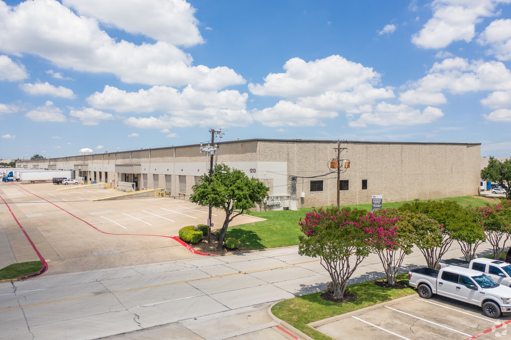 1201 W Carrier Pkwy, Grand Prairie, TX for Rent