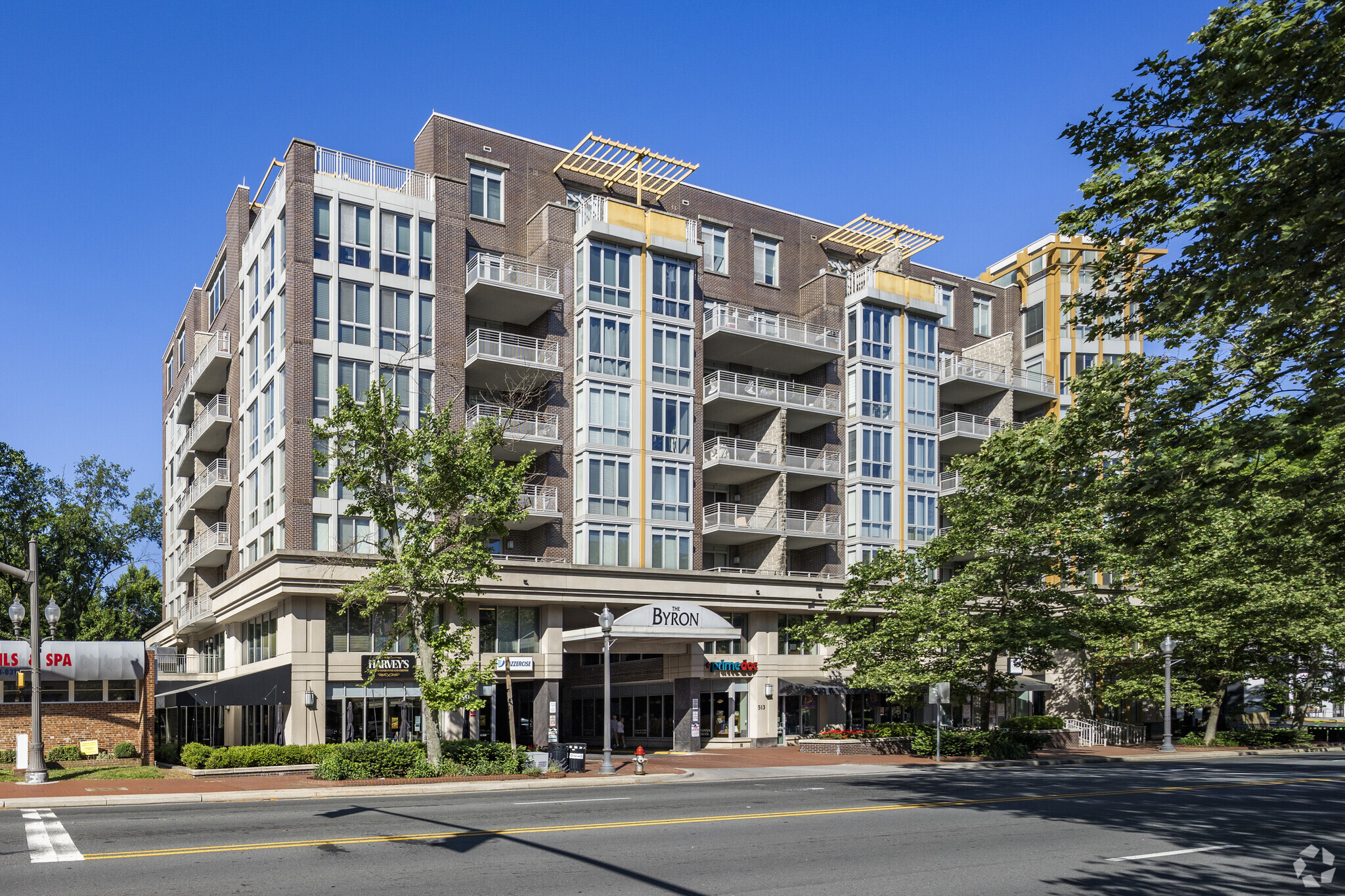 513 W Broad St, Falls Church, VA for Sale