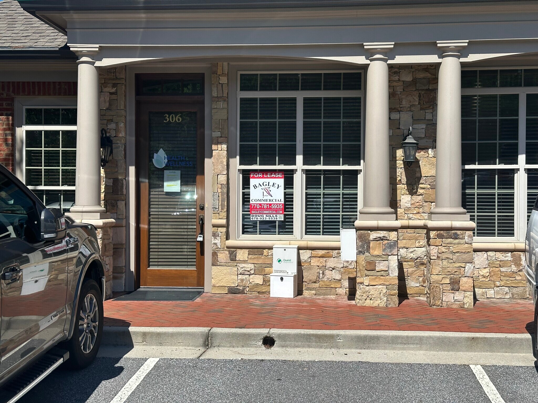 514 W Maple St, Cumming, GA for Rent