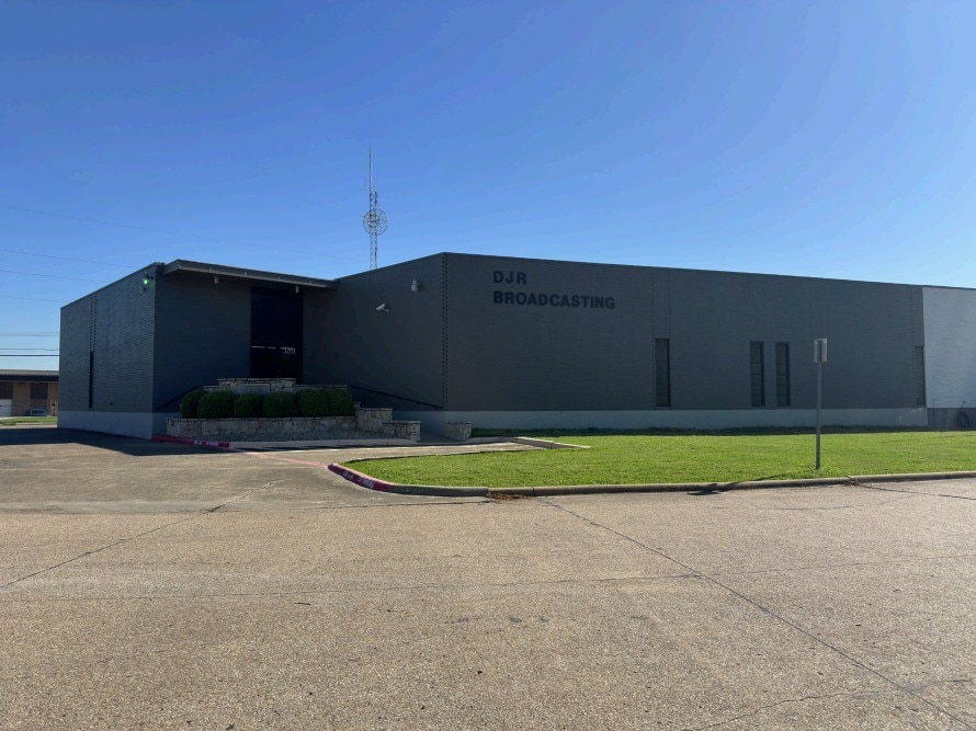 3201 Royalty Row, Irving, TX for Sale