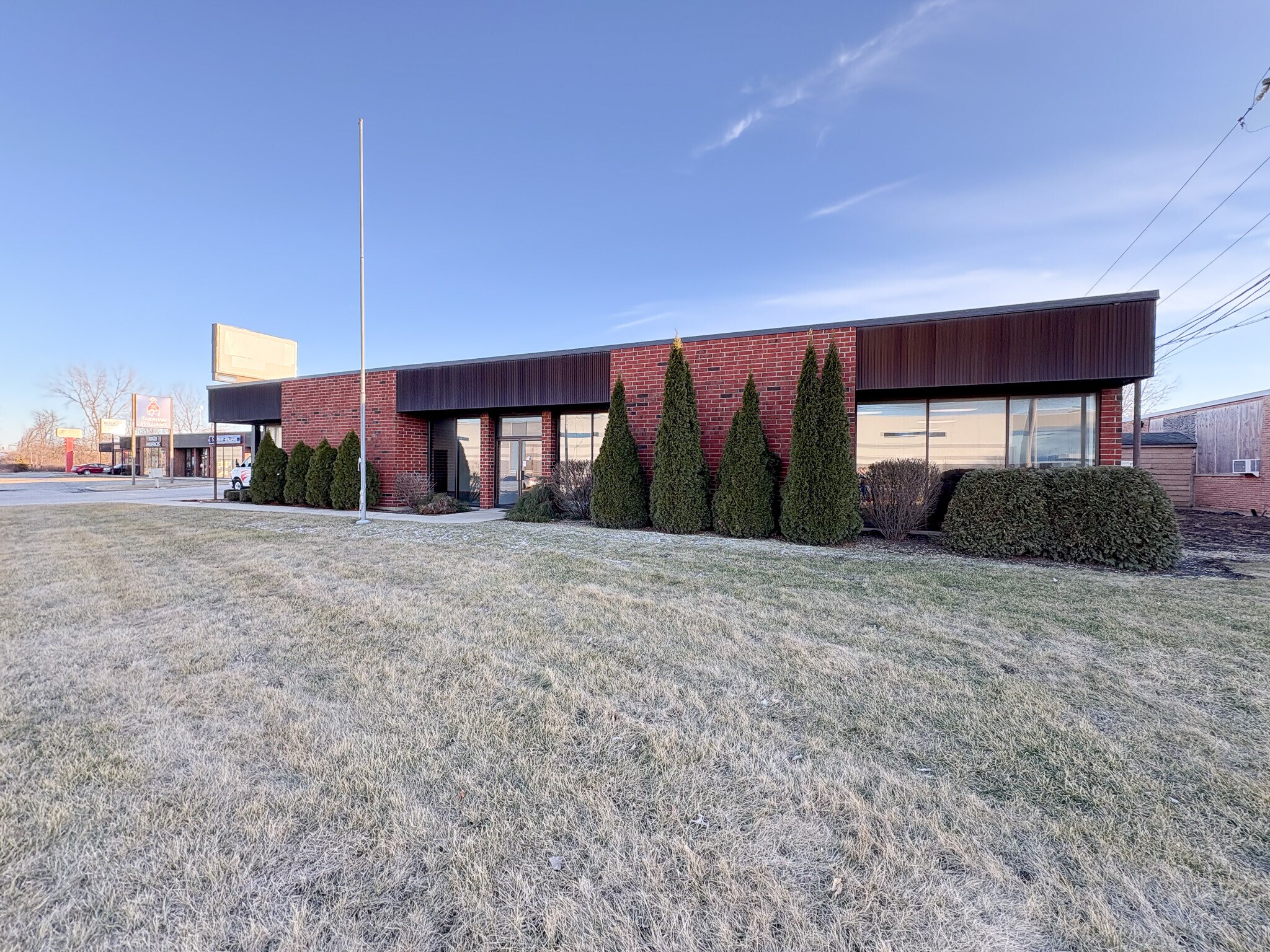 33W401 Roosevelt Rd, West Chicago, IL for Rent