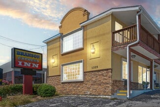 Branson, MO Hospitality - 1325 W Highway 76