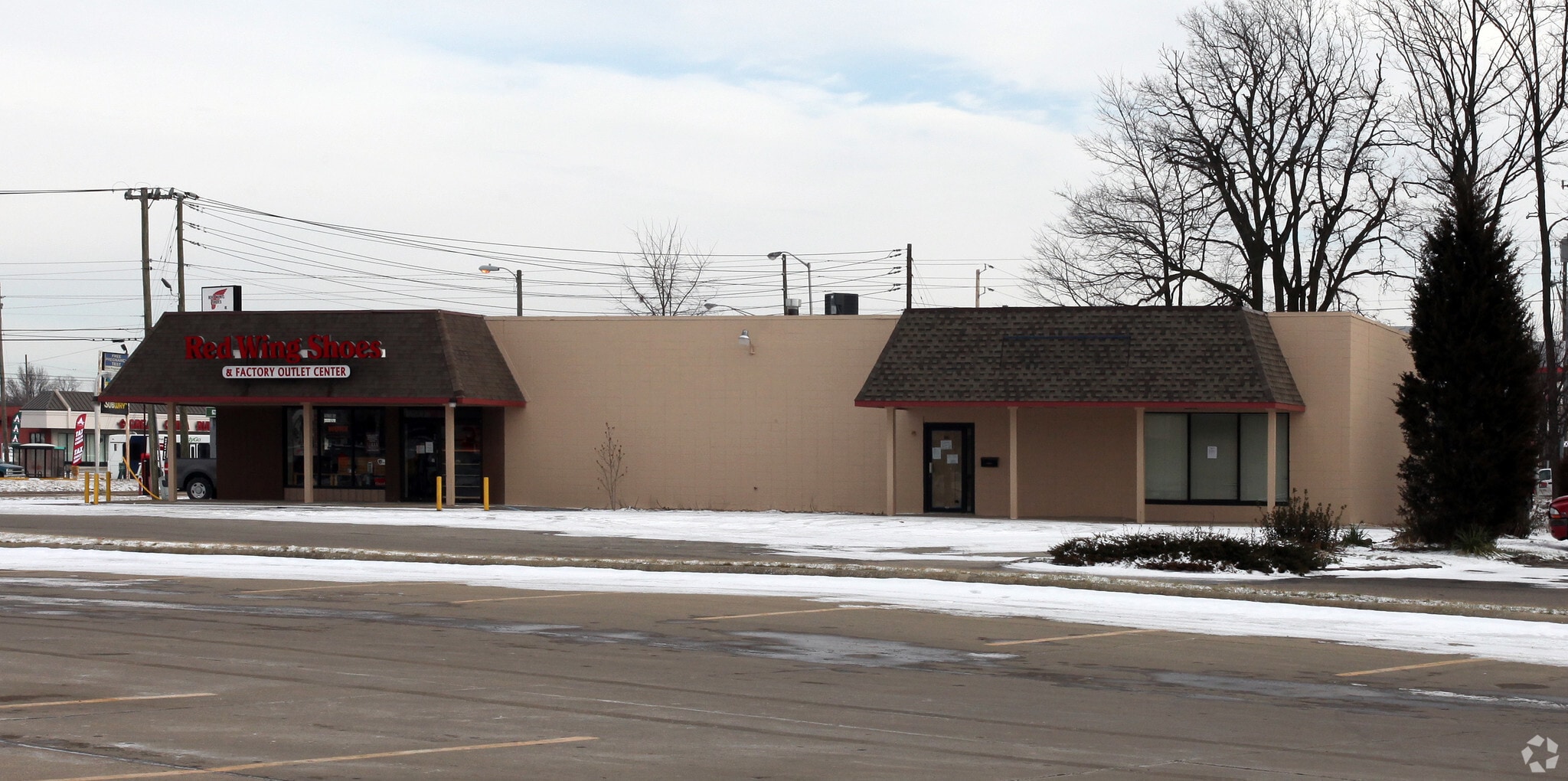 935 E Hanna Ave, Indianapolis, IN for Rent
