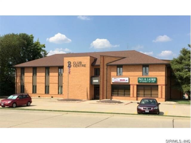 3 Club Centre Ct, Edwardsville, IL for Rent