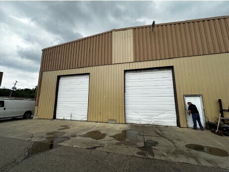 1605 James P Cole Blvd, Flint, MI for Rent