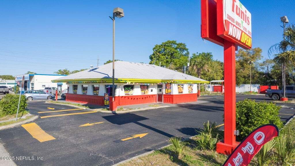 6037 Merrill Rd, Jacksonville, FL for Sale