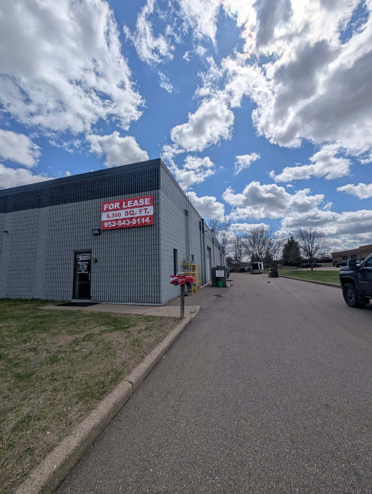 1331-1333 Larc Industrial Blvd, Burnsville, MN for Rent