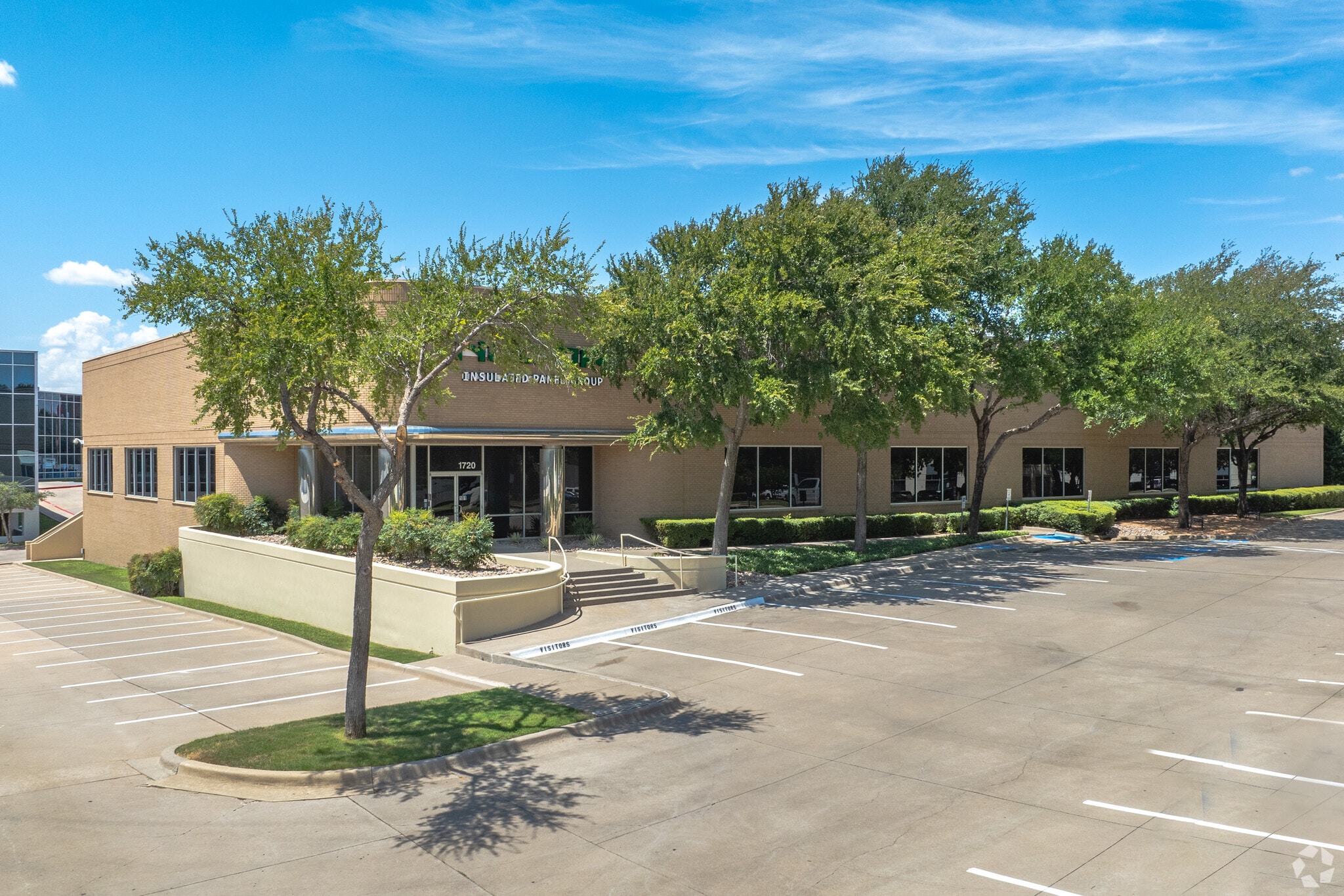 1720 Lakepointe Dr, Lewisville, TX for Rent