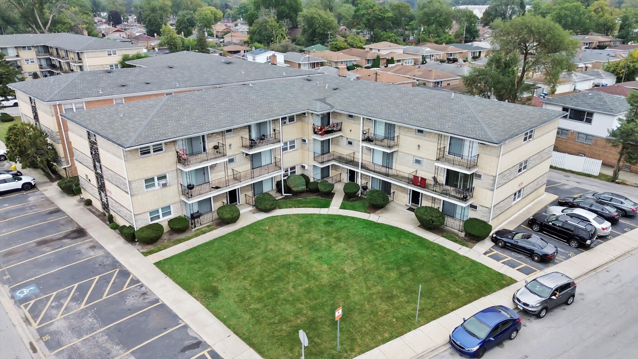 1049 W Vermont Ave, Calumet Park, IL for Sale