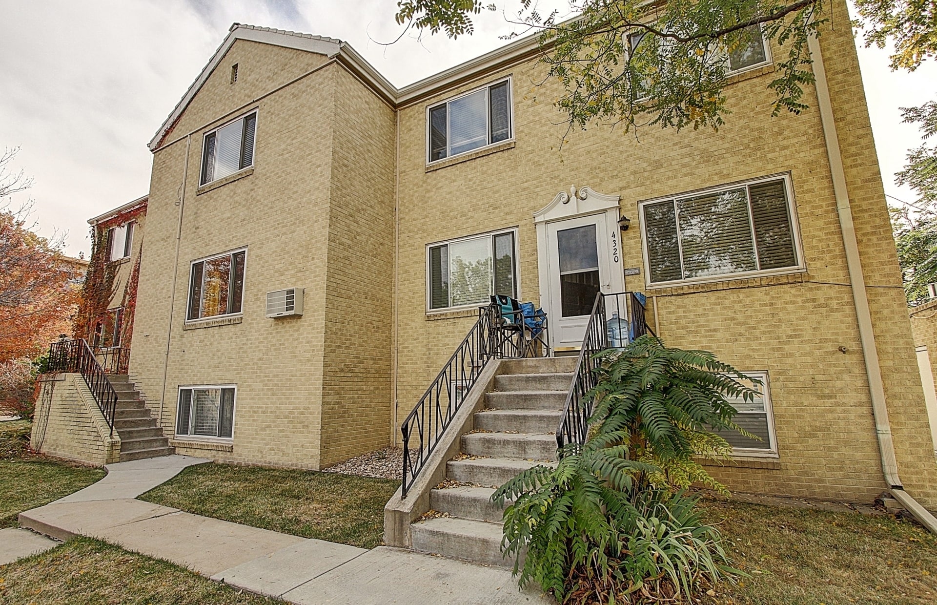 1195 Birch St, Denver, CO for Sale