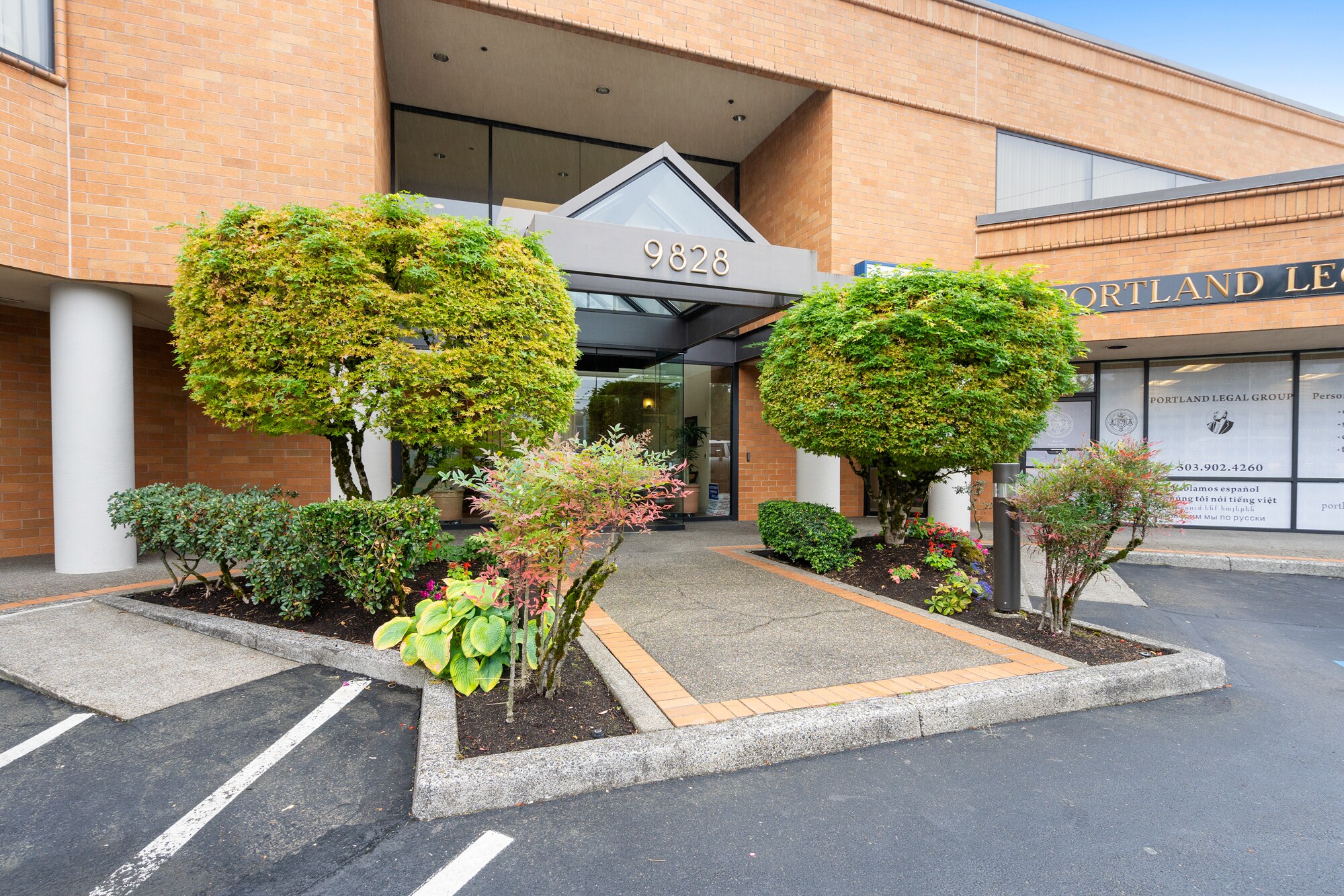 9810-9850 E Burnside St, Portland, OR for Rent