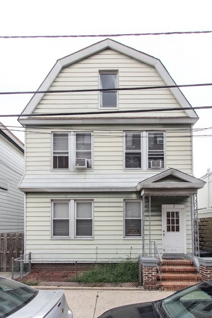 7 Newark Bay Ct, Bayonne, NJ for Sale