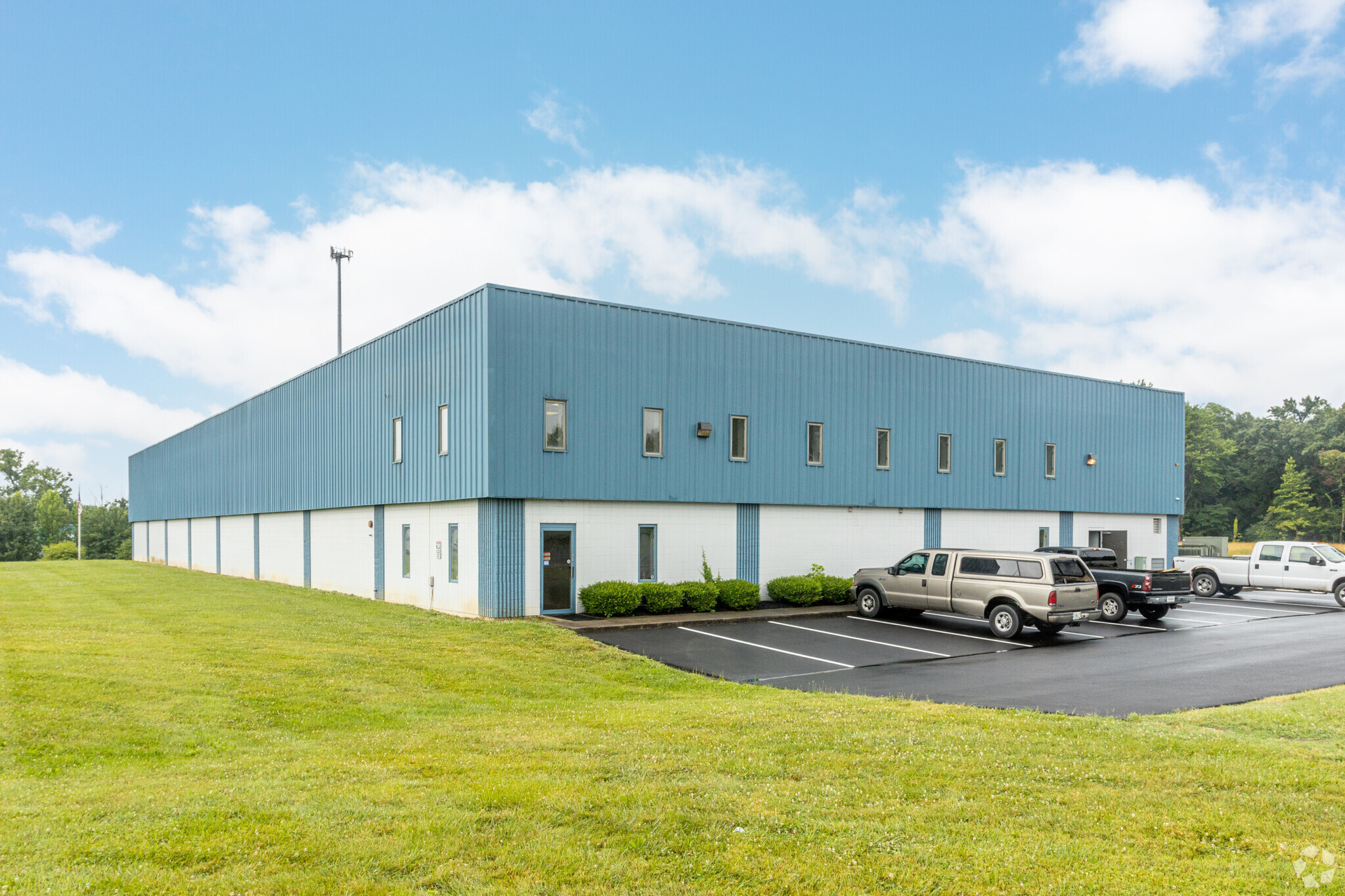 331 Park East Blvd, New Albany, IN for Rent