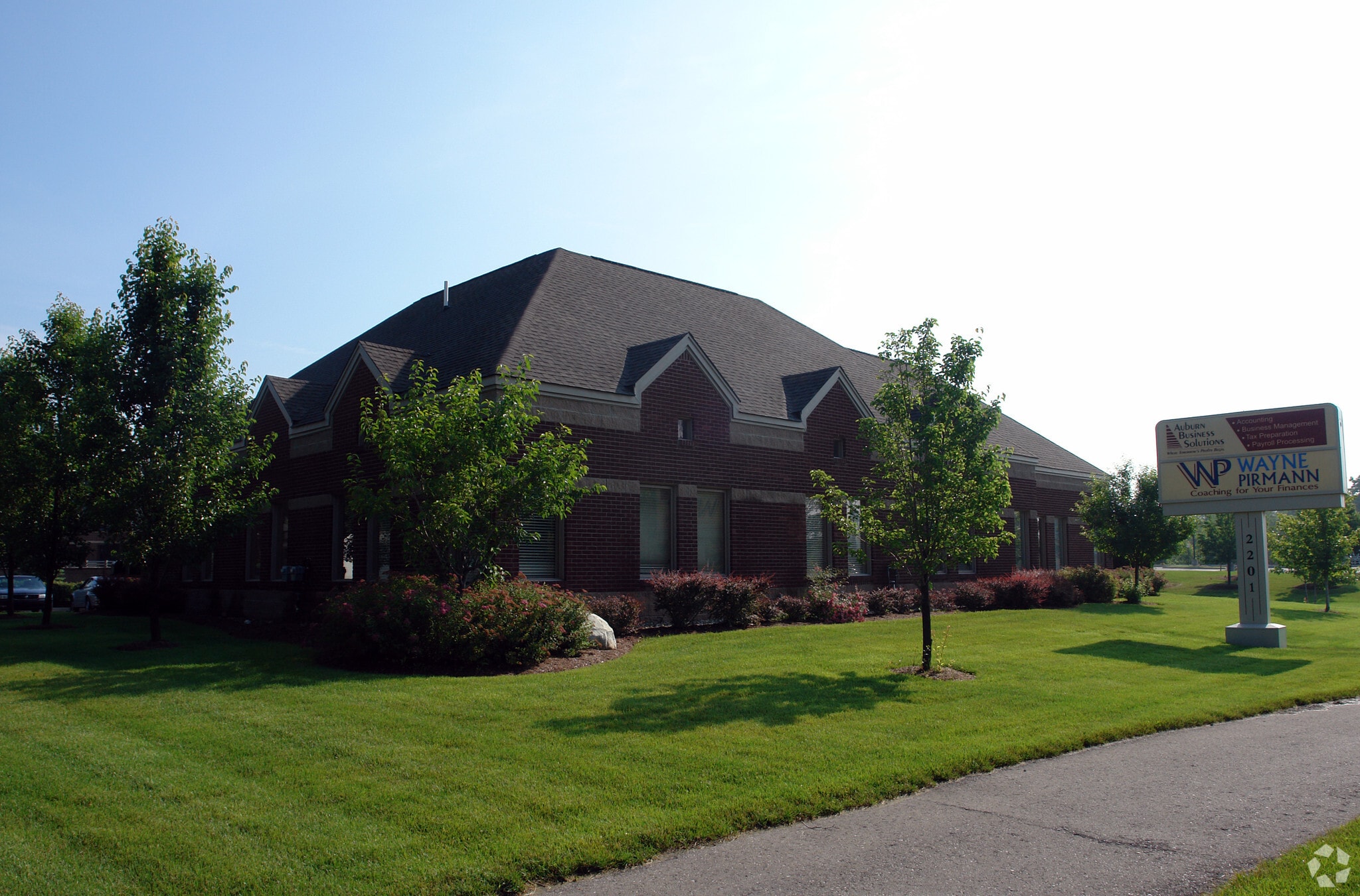 2201 Auburn Rd, Auburn Hills, MI for Rent