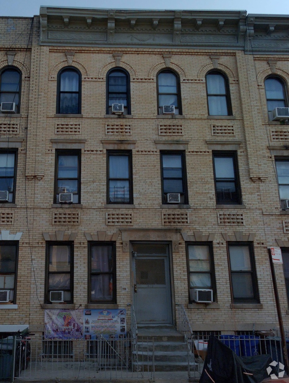 423 Bay Ridge Ave, Brooklyn, NY for Rent