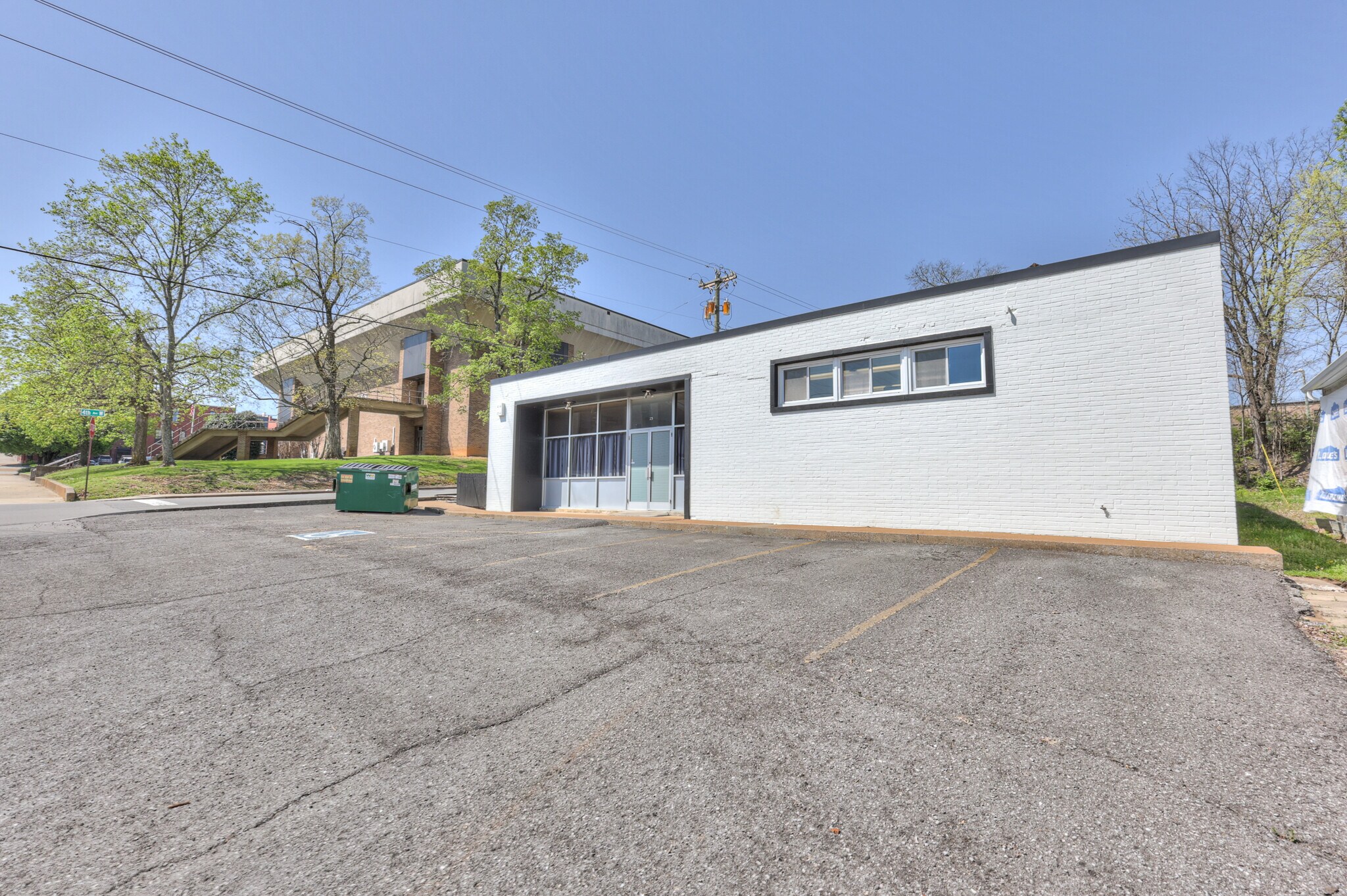 329 N Main St, Springfield, TN for Sale